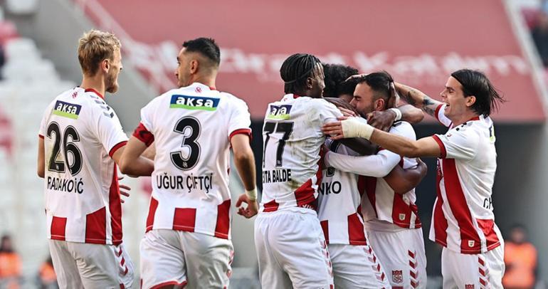 F.Bahçe, Sivasspor'u rahatlıkla yendi ve Galatasaray'ı geride bırakmaya devam ediyor - görsel 24