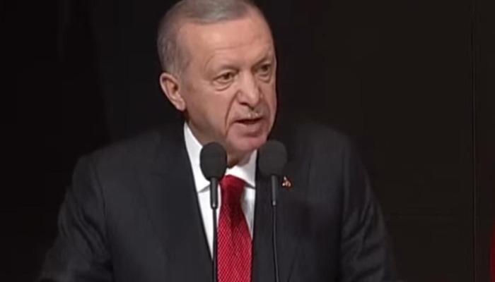 "Gazi'nin hayatı, 10 yıl daha ülkeyi yönetmesine imkan tanısaydı..." Cumhurbaşkanı Erdoğan'ın "Atatürk'ü anma töreni"nde yaptığı açıklamalar "Başka bir Türkiye görürdük"