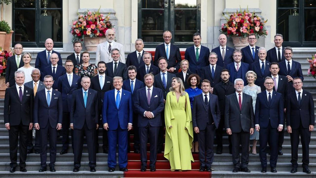 Erdoğan, NATO liderleri aile fotoğrafına katıldı: Trump'la yan yana - Son Dakika Siyaset Haberleri