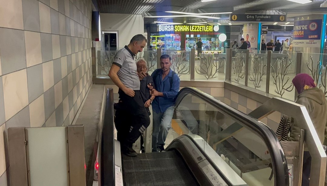 Peronda ölümcül şakalaşma: Yaşlı adam son anda ezilmekten kurtuldu - Son Dakika Türkiye Haberleri