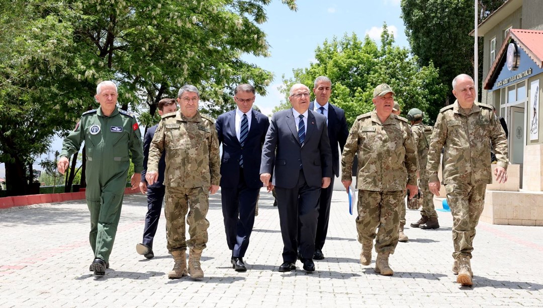 Komutanlar İran sınırında! Bakan Güler: Güvenlik tedbirleri artırıldı - Son Dakika Türkiye Haberleri