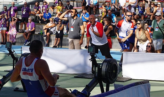Kapalı alanda kürek yarışları nefes kesti - SPOR