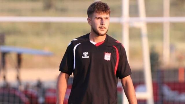 Sivasspor, Geleceğin Yıldızı Ayberk Selvili ile 3 Yıllık Anlaşma Sağladı