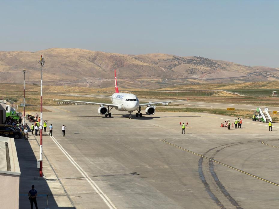 Siirt Havalimanı Yeniden Uçuşa Açıldı: İlk Sefer İstanbul'dan Gerçekleşti